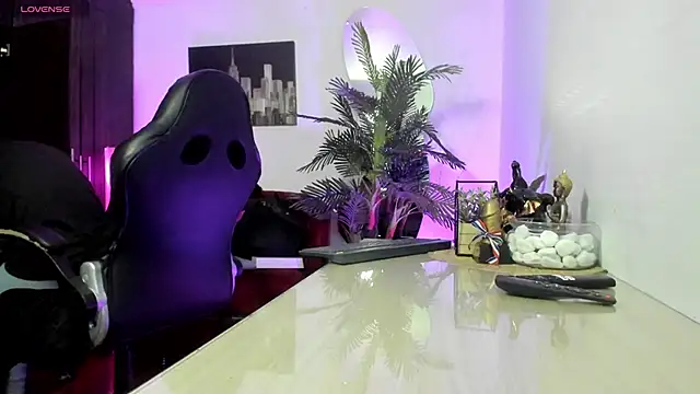 Snapshot of Amaia_Bushida chatting on 09-13-25, 02:33 Amaia Bushida online show from 09-13-25, 02:33