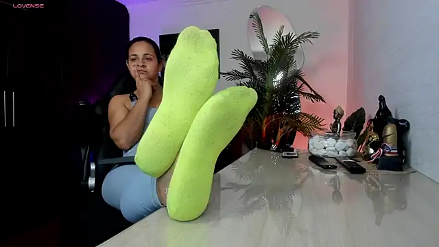 Snapshot of Amaia_Bushida chatting on 10-21-25, 03:07 Amaia Bushida online show from 10-21-25, 03:07