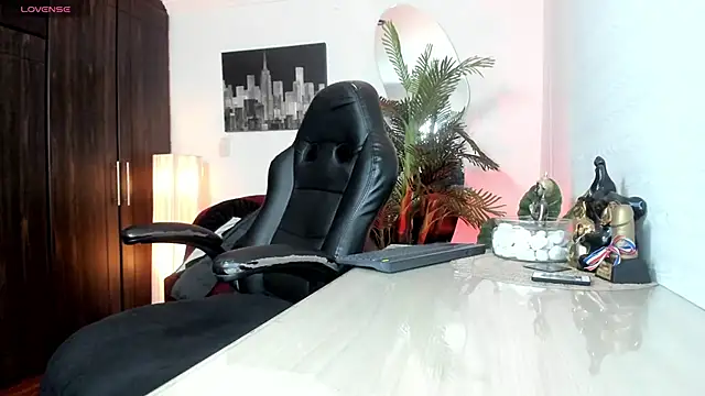 Snapshot of Amaia_Bushida chatting on 10-22-25, 02:23 Amaia Bushida online show from 10-22-25, 02:23