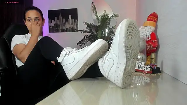 Snapshot of Amaia_Bushida chatting on 11-25-25, 02:11 Amaia Bushida online show from 11-25-25, 02:11