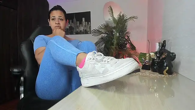 Amaia Bushida online show from 04-15-26, 02:07