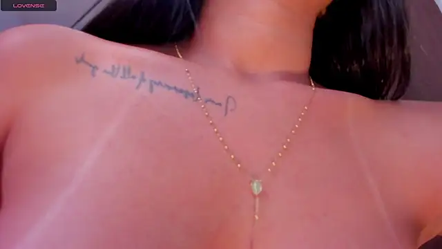 VictoriaLeia online show from 12-21-24, 04:41