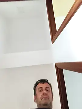 Snapshot of andros2712 chatting on 09-23-25, 05:49 andros2712 online show from 09-23-25, 05:49