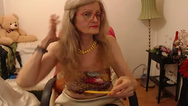 Snapshot of BlairFort chatting on 02-04-25, 07:00 BlairFort online show from 02-04-25, 07:00