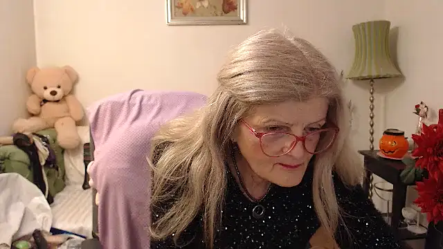 Snapshot of BlairFort chatting on 11-26-25, 01:45 BlairFort online show from 11-26-25, 01:45