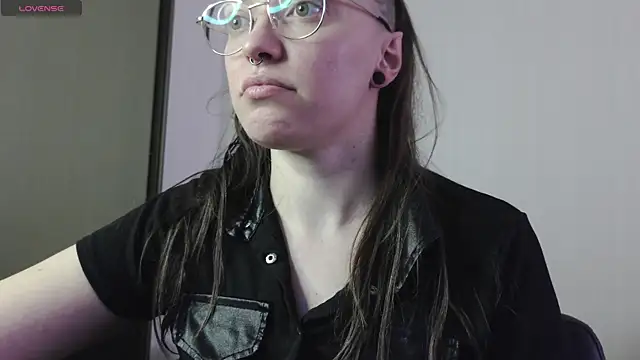 Snapshot of Aelita_bb chatting on 06-18-26, 11:58 Aelita bb online show from 06-18-26, 11:58
