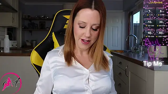 stripmequick online show from 01-07-25, 10:54