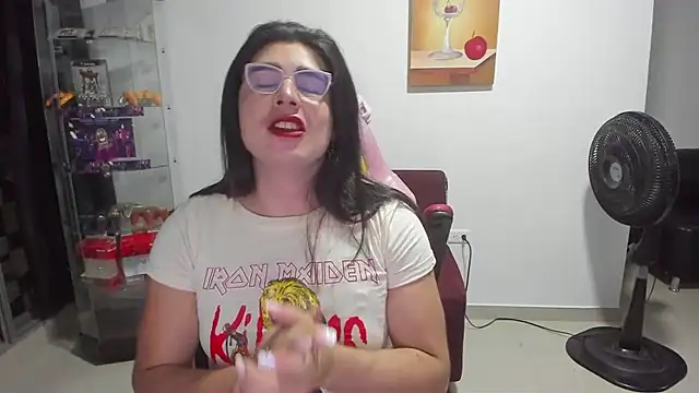 Snapshot of Khalifa_Gold chatting on 11-08-25, 01:06 Khalifa Gold online show from 11-08-25, 01:06