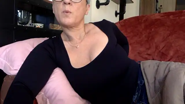 Snapshot of Kbimpakt chatting on 01-15-26, 09:47 Kbimpakt online show from 01-15-26, 09:47