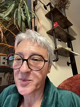 Snapshot of Kbimpakt chatting on 02-08-26, 04:43 Kbimpakt online show from 02-08-26, 04:43