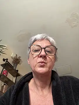 Snapshot of Kbimpakt chatting on 03-11-26, 08:42 Kbimpakt online show from 03-11-26, 08:42