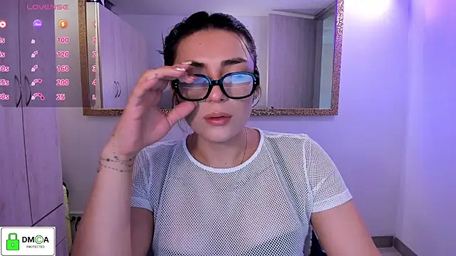 Snapshot of EricaVanderhill chatting on 05-28-26, 09:56 EricaVanderhill online show from 05-28-26, 09:56