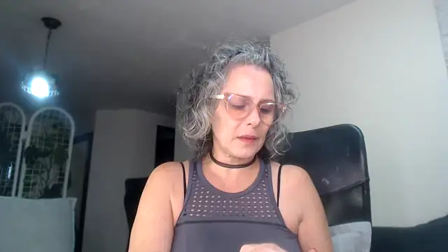 Snapshot of Pinkboobie chatting on 02-07-25, 06:34 Pinkboobie online show from 02-07-25, 06:34