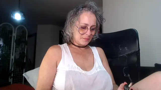 Snapshot of Pinkboobie chatting on 02-10-25, 05:41 Pinkboobie online show from 02-10-25, 05:41