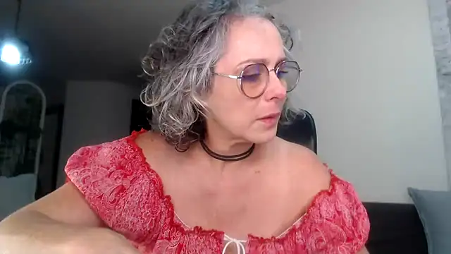 Snapshot of Pinkboobie chatting on 02-22-25, 06:30 Pinkboobie online show from 02-22-25, 06:30