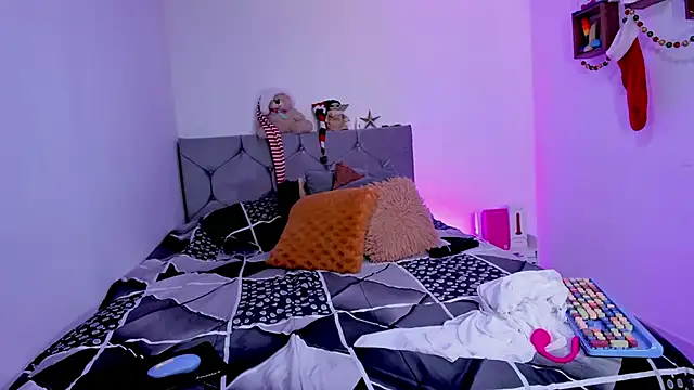 vanessabrown  online show from 12-20-25, 01:51