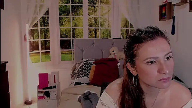 Snapshot of vanessabrown_ chatting on 05-28-26, 03:04 vanessabrown online show from 05-28-26, 03:04