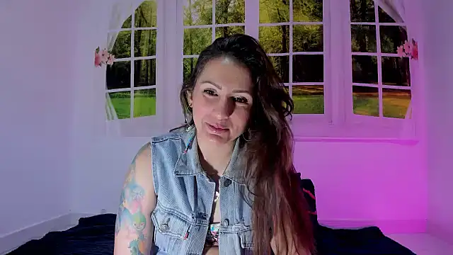 vanessabrown  online show from 07-19-26, 01:59