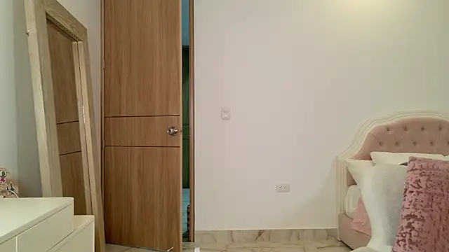 Sensualtease online show from 01-06-25, 02:37