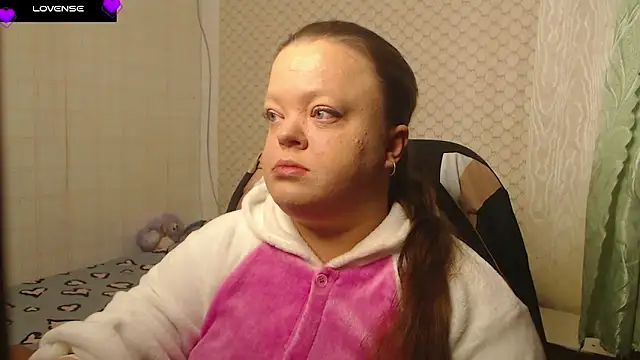 Janiffer MiMi online show from 01-15-26, 05:49