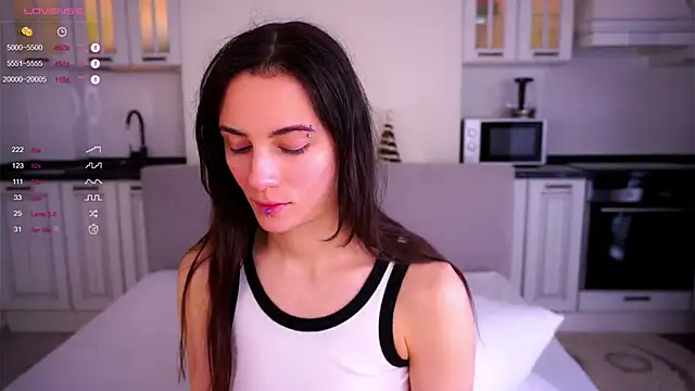 Holla Molly online show from 02-20-25, 08:06