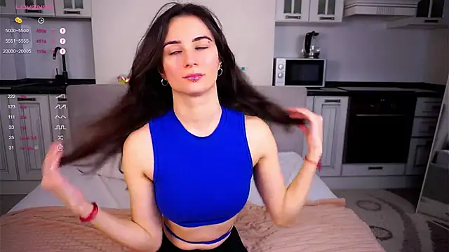 Holla Molly online show from 02-25-25, 05:19