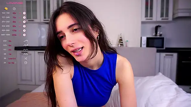 Holla Molly online show from 02-25-25, 08:25