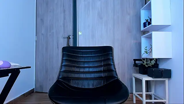 Snapshot of Ricardo_1998 chatting on 02-07-25, 07:29 Ricardo 1998 online show from 02-07-25, 07:29