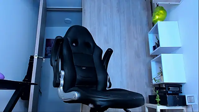 Snapshot of Ricardo_1998 chatting on 02-28-25, 06:32 Ricardo 1998 online show from 02-28-25, 06:32