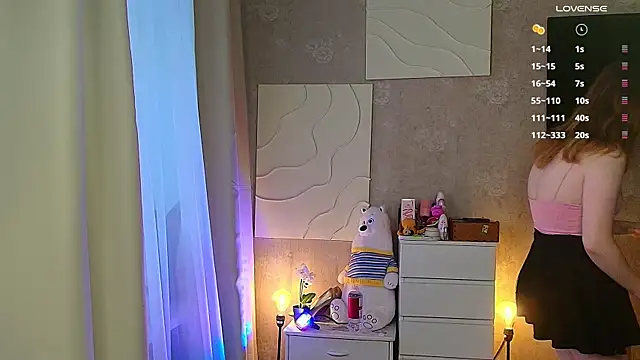 Snapshot of Vivian_cutie chatting on 11-08-25, 10:37 Vivian cutie online show from 11-08-25, 10:37