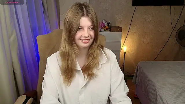 Snapshot of Vivian_cutie chatting on 12-05-25, 02:36 Vivian cutie online show from 12-05-25, 02:36