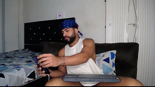 sweatyhairypig23 online show from 03-23-25, 12:58