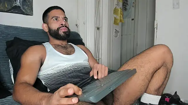 sweatyhairypig23 online show from 02-08-26, 04:05