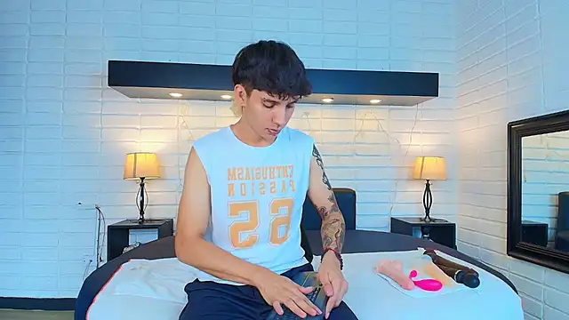 Snapshot of JacoboSwam chatting on 12-26-24, 02:37 JacoboSwam online show from 12-26-24, 02:37