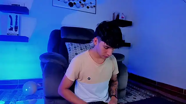 Snapshot of JacoboSwam chatting on 01-12-25, 11:28 JacoboSwam online show from 01-12-25, 11:28