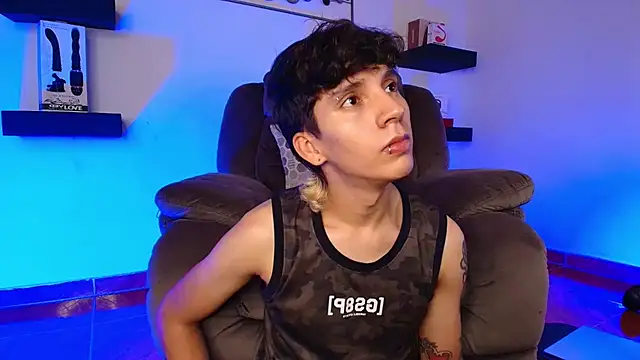 Snapshot of JacoboSwam chatting on 02-12-25, 09:43 JacoboSwam online show from 02-12-25, 09:43