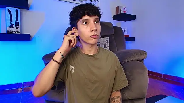 Snapshot of JacoboSwam chatting on 02-13-25, 09:38 JacoboSwam online show from 02-13-25, 09:38