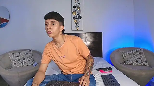 Snapshot of JacoboSwam chatting on 03-12-25, 04:08 JacoboSwam online show from 03-12-25, 04:08