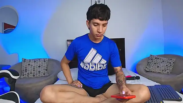 Snapshot of JacoboSwam chatting on 03-20-25, 11:38 JacoboSwam online show from 03-20-25, 11:38