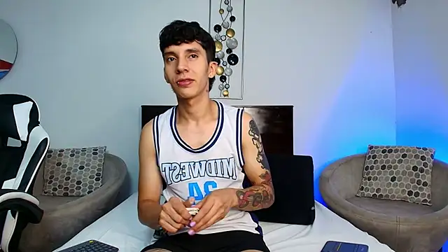 Snapshot of JacoboSwam chatting on 03-22-25, 04:03 JacoboSwam online show from 03-22-25, 04:03