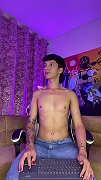 Snapshot of JacoboSwam chatting on 10-26-25, 05:24 JacoboSwam online show from 10-26-25, 05:24