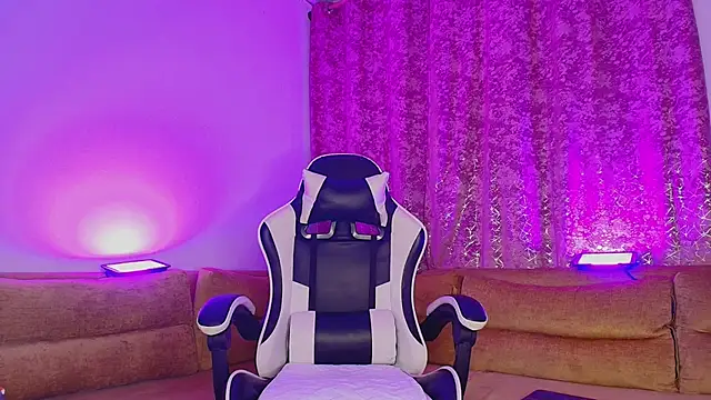 Snapshot of JacoboSwam chatting on 11-26-25, 09:32 JacoboSwam online show from 11-26-25, 09:32