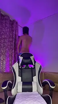 Snapshot of JacoboSwam chatting on 11-30-25, 10:08 JacoboSwam online show from 11-30-25, 10:08