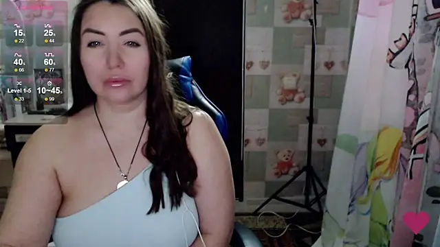 Snapshot of Korolek12 chatting on 02-06-25, 02:04 Korolek12 online show from 02-06-25, 02:04