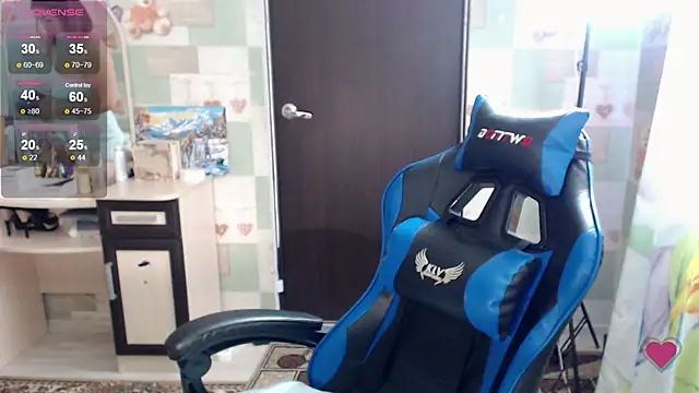 Snapshot of Korolek12 chatting on 09-11-25, 04:56 Korolek12 online show from 09-11-25, 04:56