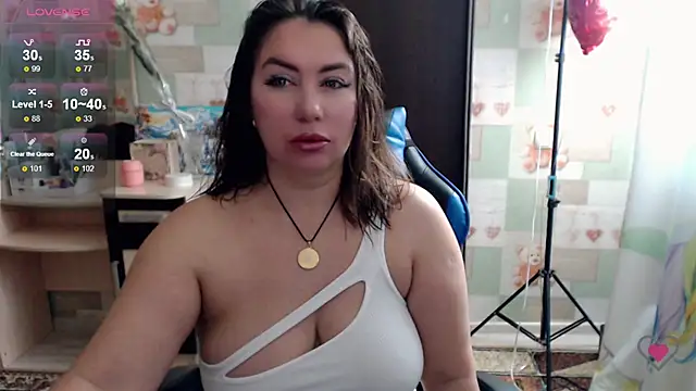 Snapshot of Korolek12 chatting on 11-19-25, 05:07 Korolek12 online show from 11-19-25, 05:07