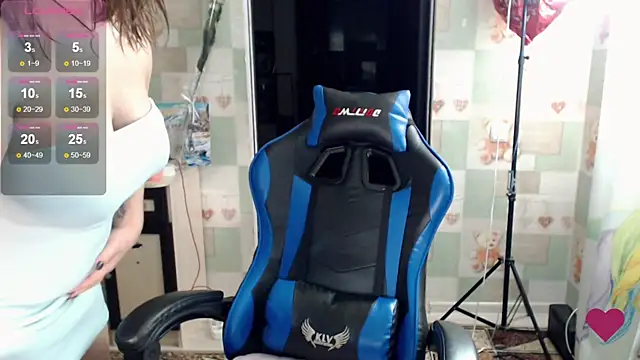 Snapshot of Korolek12 chatting on 11-21-25, 04:44 Korolek12 online show from 11-21-25, 04:44