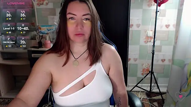 Snapshot of Korolek12 chatting on 11-24-25, 04:56 Korolek12 online show from 11-24-25, 04:56