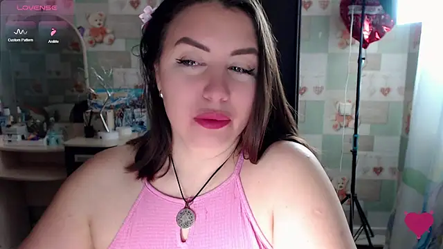 Snapshot of Korolek12 chatting on 11-29-25, 05:21 Korolek12 online show from 11-29-25, 05:21