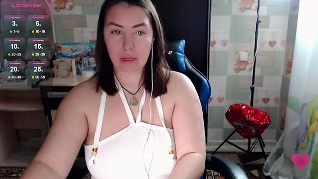 Snapshot of Korolek12 chatting on 12-14-25, 02:55 Korolek12 online show from 12-14-25, 02:55